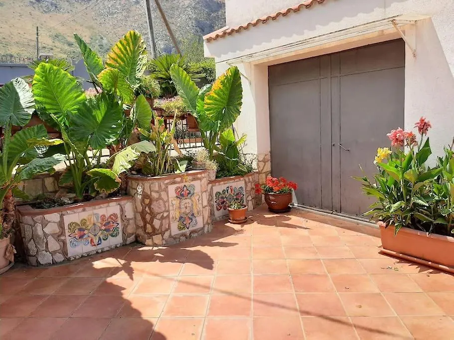 Casa Vacanze Anthea Carini Holiday home