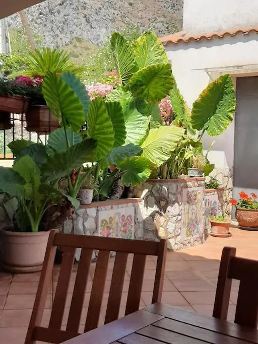 Casa Vacanze Anthea Carini Holiday home