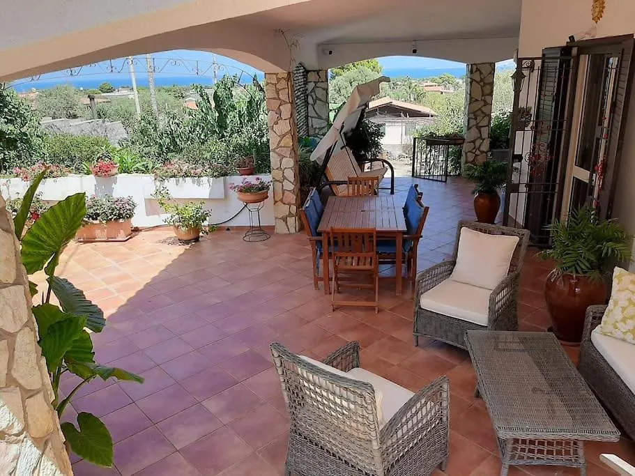 Holiday home Casa Vacanze Anthea Carini